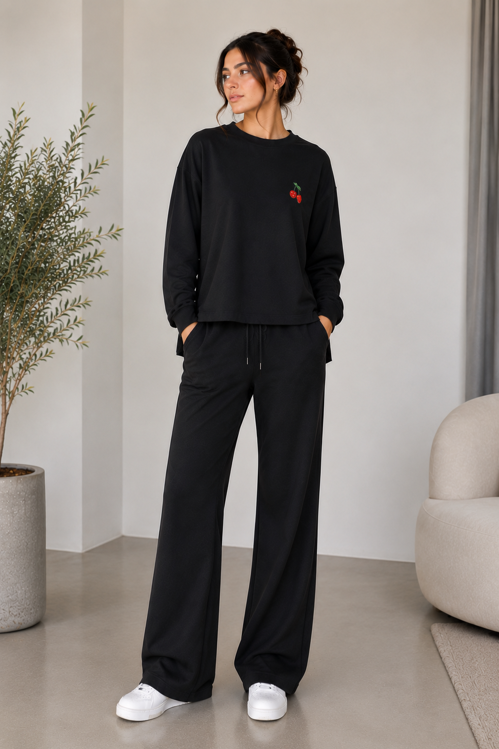 Women's round-neck embroidered suit with trousers