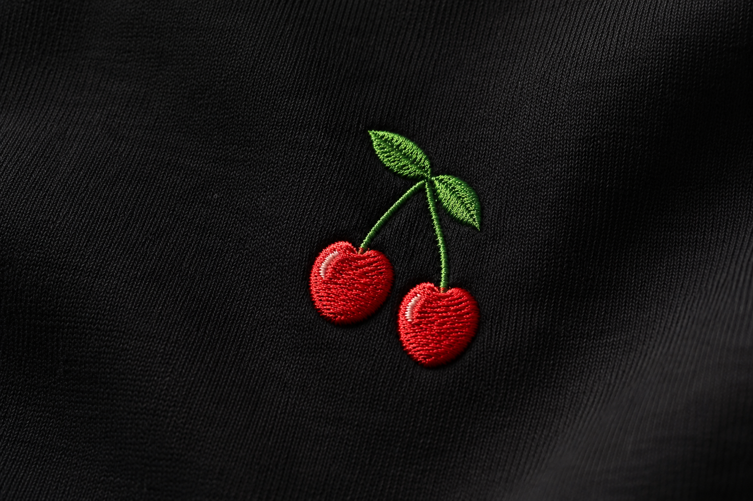 Women's round-neck embroidered suit with trousers