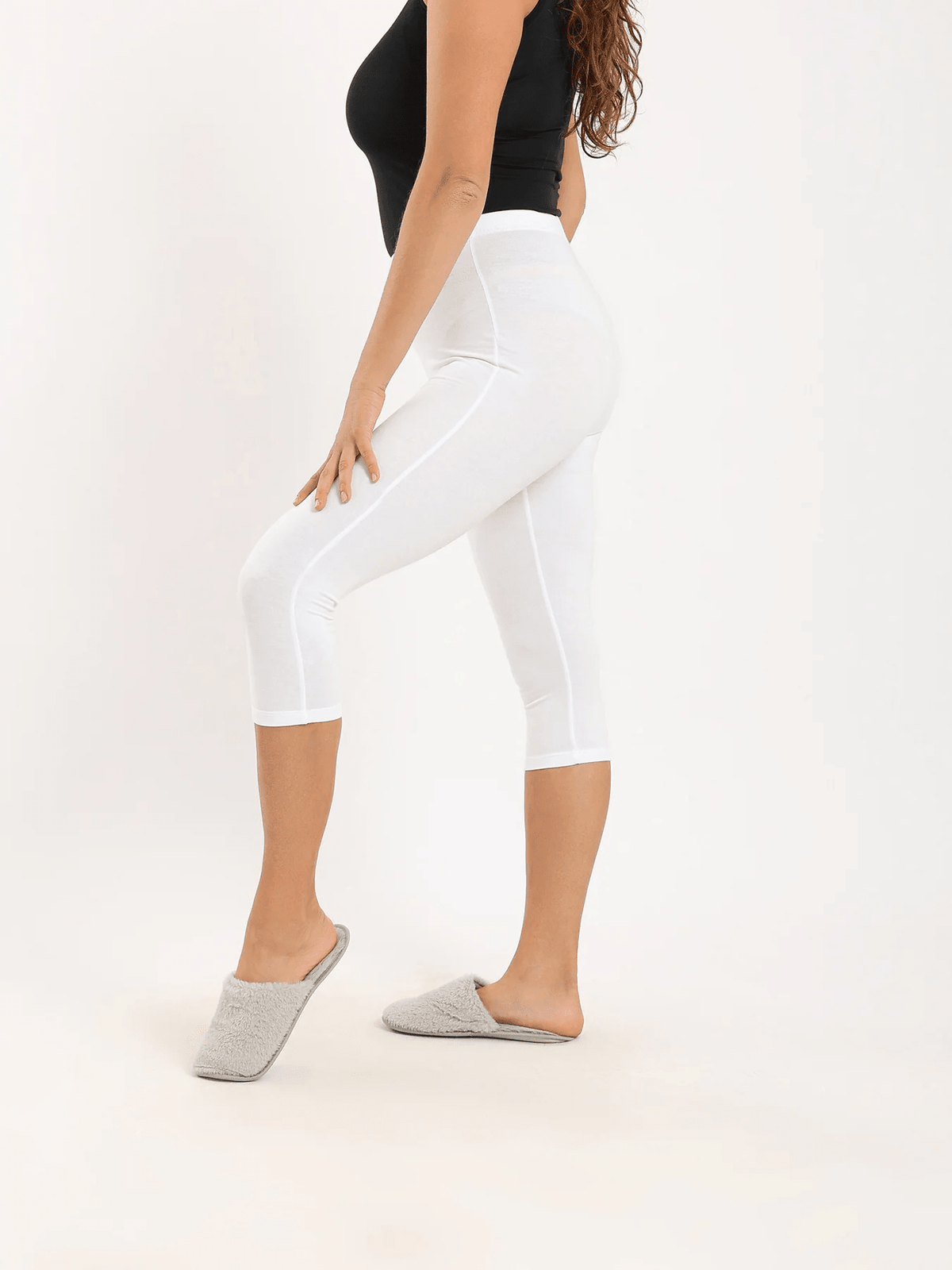 Women's Capri Leggings For Comfort and Style - White - Red Cotton